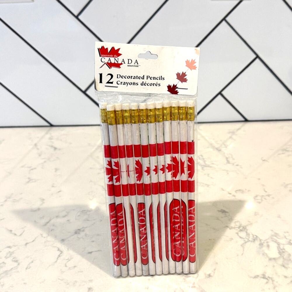 12 Canada-themed decorated pencils Canadian flag souvenir utility useable